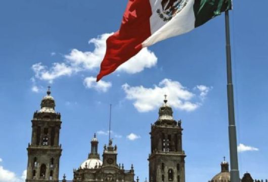 墨西哥城-大神庙-太阳金字塔-宪法广场-国家宫-包车私享行【精选热门景点，高效游玩不走回头路，深度了解文化内涵，贴心服务保障，轻松享受旅程，性价比超高的旅行。】