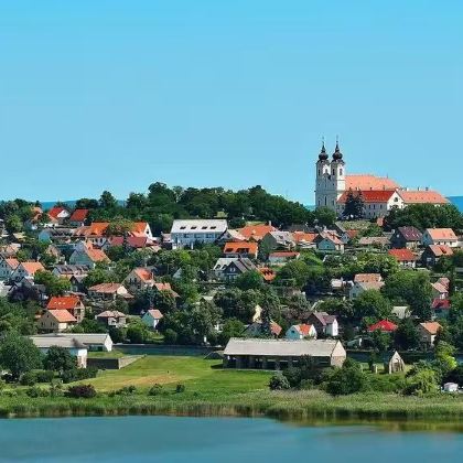 巴拉顿湖+薰衣草之家：承包匈牙利的湖景与紫色浪漫