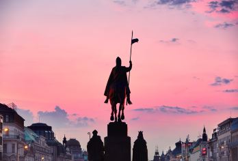 捷克德累斯顿德国巴洛克之城跨文化一日游【10H中文司导】【奥匈捷专业司导，可定多日，团建，商务出行，可全程私家定制（球赛也可以代订）详情请私客服小天】