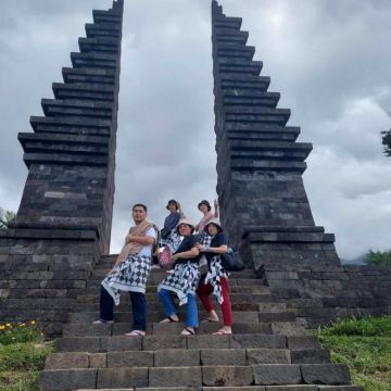 梭罗城市私人一日游（日惹出发）