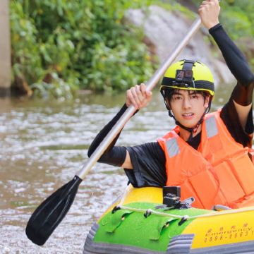 五指山红峡谷漂流一日游海口出发【含漂流票+午餐】