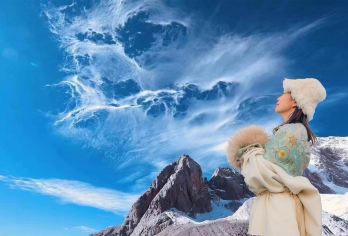 丽江玉龙雪山景区：大索道保票登顶+蓝月谷一日游 【（精选线路）品质线路，套餐玉龙雪山冰川公园大索道一日游，全程用车无缝接送、为您带来舒适的旅行体验。】