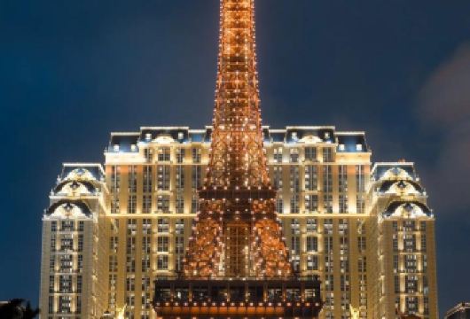 澳门大三巴+巴黎铁塔+威尼斯人+午餐鱼翅捞饭【漫游纯玩1日】【[放心出游]15年粤港澳地接！用心讲好粤港澳故事，做好粤港澳旅游！一日游遍澳门精华景点，纯玩不进店！】