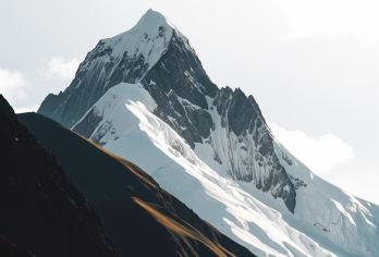 巴尔斯雪山一日游【上门接送】【主峰海拔5118米，山势巍峨耸立，周边高山草甸与雪山相映成趣，享受视觉盛宴。】