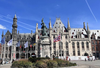 比利时布鲁塞尔-安特卫普美术馆-大广场【中文专车-悦享旅途】【中文专车出行，景点灵活调整，打卡经典，游玩自己定义，无需等待，专属贴心服务，尽享惬意旅程】