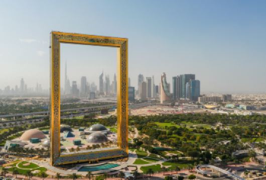 迪拜哈利法塔+帆船酒店+乐高乐园+奇迹花园包车一日游【轻松无负担：往返交通省心，景点间衔接顺畅】