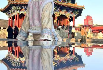 沈阳故宫【冬日特惠可选1或2小时资深讲解+含门票+耳麦使用】【[选择多样]可选1小时或2小时讲解，让您拥有更多选择。】