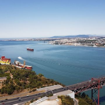葡萄牙里斯本【塔霍河南岸艺术与全景可调整】包车一日游