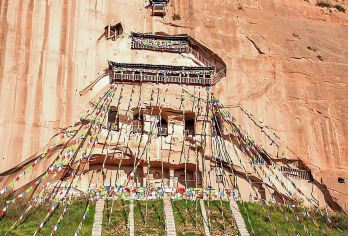 张掖马蹄寺半日游【1-8人团/38座大巴纯玩无购物】【[精致小团]小车团最多8人，有5座SUV、7座、9座商务车，具体车型按实际参团人数派车，上门接送。】