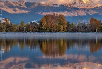 丽江：丽江古城++玉龙雪山+蓝月谷+束河古镇 景点可定制 G【全程中文/英文/俄语/小语种服务，沟通无障碍，景点可调,多种车型可选】