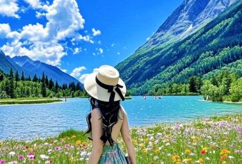 【成都直达】四姑娘山景区直通车巴士 【直达无转：市区核心点直达景区门口，无需中途换车，比公共交通节省 1.5 小时以上。】