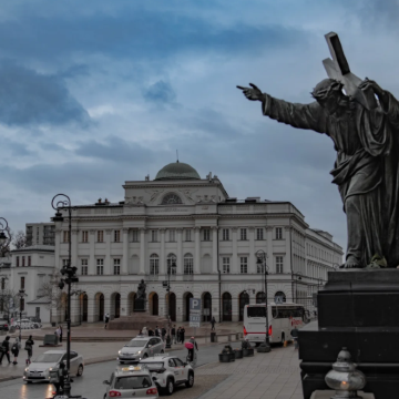 波兰克拉科夫-瓦维尔城堡-奥斯维辛集中营-中文包车-私享行