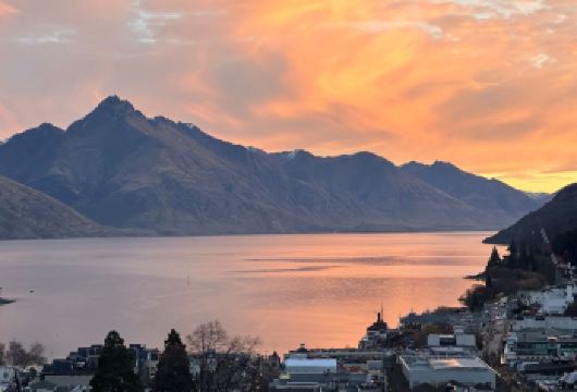 新西兰皇后镇蹦极+蒸汽船+羊驼农场｜私人订制行程｜可多日【尊享一对一高端行程定制，多日豪华包车专属礼遇，专业旅行顾问24小时恭候垂询。】