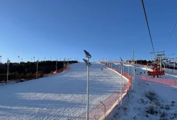 【冬季新去处】大同万龙白登山滑雪场包车一日游|市区内接送【雪季已正式拉开帷幕，大同万龙白登山滑雪场，这座镶嵌在历史名山——白登山（今马铺山）怀抱中的冰雪乐园，】