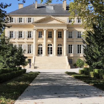 法国波尔多拉菲酒庄+白马+拉图+玛歌+木桐任意酒庄1日包车