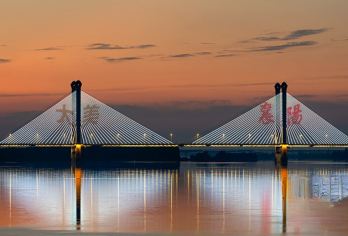 【2-6人小团】上门接送/古隆中+广德寺+古城墙+北街+卫东【[优质出行]精致小团，5-7座商务车2-6人小团】