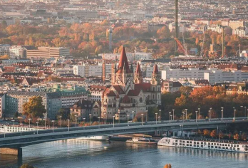 鎏金帝国时光：维也纳经典地标全景一日游【深度解锁皇室底蕴+艺术人文双重沉浸+慢享本地风情时光】