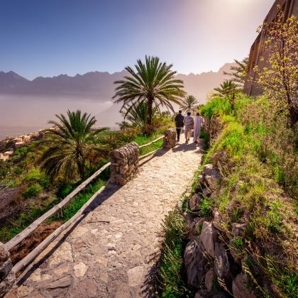 阿曼奈赫勒Nakhal Fort一日游探索高山古村温泉纯越野