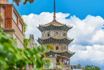 泉州开元寺+西街一日游【导游讲解+含闽南特色餐+上门接送】【[资质齐全]正规公司、专业司导、经验丰富、路线娴熟、车技娴熟、让您畅玩泉州！】