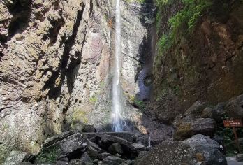 中国温州雁荡山+刘伯温故里景区·百丈漈十大名瀑【行程可调M】【中文包车沟通无障碍，专车接送，优质的服务，】