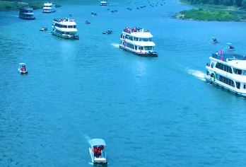 漓江竹筏/三星游船+十里画廊+银子岩一日游【纯玩】【[亮点一]乘坐三星游轮或漫步景区、欣赏漓江20元背景图、沉浸式赏漓江山水风光，丰富多彩的一天；】