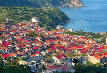 青岛崂山一日游【2-6人团/提供赶海工具/青山渔村/环海公路【赠送游艇出海+免费提供赶海四件套：小桶、小铲子、小耙子、抓蛏子的盐】