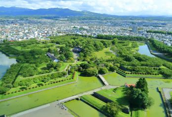 日本北海道函馆山夜景+五陵郭公园【中文司机/叠日包车】【尊享一对一高端行程定制，多日豪华包车专属礼遇，专业旅行顾问24小时恭候垂询。】