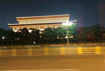 北京慕田峪长城景区+长安街夜景观光巴士一日活动【前门站早7:00-12点流水发车，多班次任选；景区内自行游玩；回程中午13:00-17:00返程。】