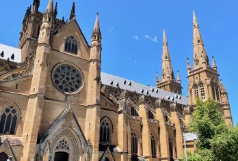 悉尼歌剧院+海德公园+圣母主教座堂+库灵盖狩猎地国家公园※【艺术三重奏：歌剧院建筑×城市公园×教堂光影，解码悉尼人文DNA】