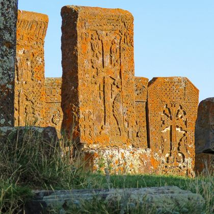 亚美尼亚埃里温塞凡湖+塞凡湖修道院+诺拉图斯公墓包车一日游