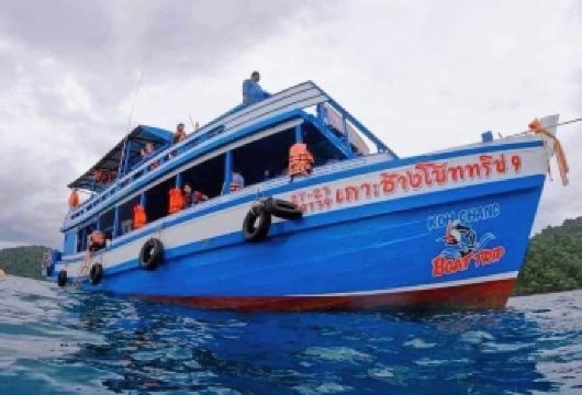 象岛出发一日游：大船Koh Wai+Lao 浮潜 海钓【[浮潜胜地]静谧小众的象岛国家公园，远离人群，非常适合浮潜】