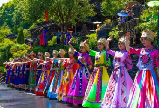 【2-8人私家包团】三峡人家+三峡大坝+邂逅梦里老家一日游【[服务保障]臻选私家团出游，一单一团，不拼游客，多年旅游服务经验、当地优质司机为您的旅程保驾护航！】