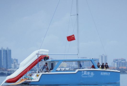 北海帆船/游艇出海游【11人一船/可选市区接送/海上观光】【可选帆船/游艇出海，有概率偶遇海上小精灵-海豚】