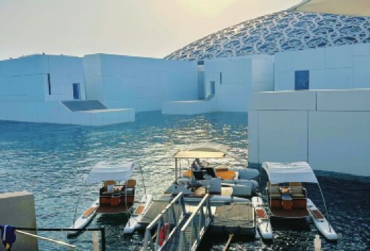 迪拜市区-经典网红景点打卡-可阿联酋/阿布扎比周边包车-精选【包车一日游，解锁旅行新方式！独立车辆配备经验丰富的老司机，为您量身打造专属行程。】