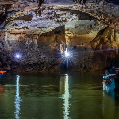 越南中部经典线路｜DMZ遗迹·风牙洞探险 | 从顺化一日旅程