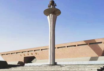 洛阳博物馆+龙门石窟含门票4H包团人工讲解河南旅游【[一单一团]包团独立成团服务一对一，配对蓝牙耳机，保证讲解质量】