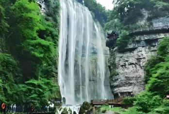 三峡大瀑布半日游  上午班&下午班  （任选）【瀑布飞流直下，形成壮观的水天雾海，这里山环水绕，景色秀美，是放松身心，亲近大自然的理想去处。】