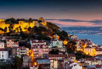 葡萄牙里斯本圣乔治城堡+贝伦塔+热罗尼莫斯修道院-全景一日游【线路包含里斯本城市制高点城堡、航海时代地标贝伦塔和曼努埃尔建筑代表修道院，展现城市多元历史层次。】