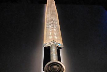 湖北省博物馆半日游【私家团&门票预约&持证导游&深度讲解】【不拼团，独立成团，一对一的讲解服务】