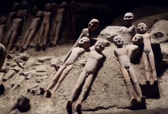 私人团中/英文导游汉阳陵+小雁塔可选择《驼铃传奇秀》演出【探秘汉景帝的地下博物馆】