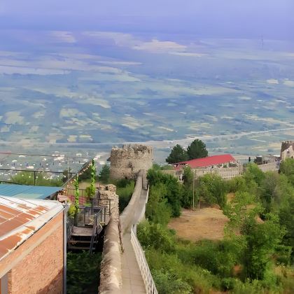 第比利斯出发：西格纳吉一日游（Bodbe女修道院+老城区）