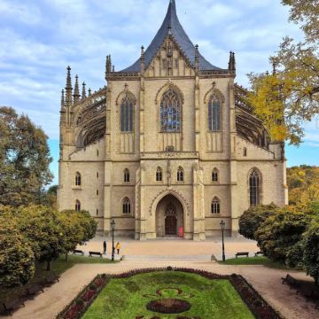 捷克布拉格周边圣巴巴拉大教堂-人骨教堂-银矿博物馆一日游