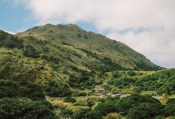 【包车游酒店接送】台北+阳明山国家公园+擎天岗+北投地热谷【中文司机+酒店接送+贴心管家[畅游80+国家，800+城市]】