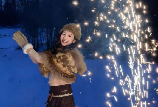 长白山露营·雪地火锅·篝火·冰钓·雾凇徒步【一价全含】【[专业向导]专业领队，工作人员每日预先踩线，确保游玩路线安全】