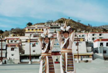 包头五当召半日游【纯玩无购物+上门接送小团】【[旅行畅游]包头出发，半天往返，带您感受不一样的蒙古族风土人情。】