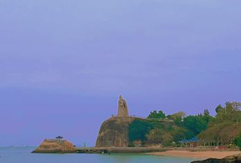 厦门鼓浪屿一日游【船票+百年美园+导游讲解+大巴接车|小团】【免费赠送岚图七座商务车接机，可直接到达机场到达层，旅客出门即可上车，请提前联系客服。】