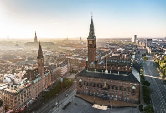 丹麦哥本哈根-卡隆堡宫-赫尔辛格-可多日+包车【精选老司机】【包车一日游，解锁旅行新方式！独立车辆配备经验丰富的老司机，为您量身打造专属行程。】