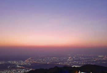 阿联酋艾因动物园+艾因骆驼市场+沙漠绿洲艾因 一日包车游【[定制包车游]专享中文司机独立包车，市区范围酒店上门接送，行程路线天数可根据个人需求调整。】