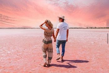 南澳阿德莱德澎湃粉红湖奔富玛吉尔酒庄1日游【酒店接送】【蜜粉仙境之旅：游浪漫粉红湖逛文艺阿德莱德 双景打卡】