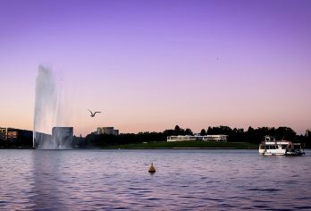 圣诞可订 澳大利亚堪培拉+国会大厦+铸币厂 首都深度一日游【格里芬湖，国会大厦首都】